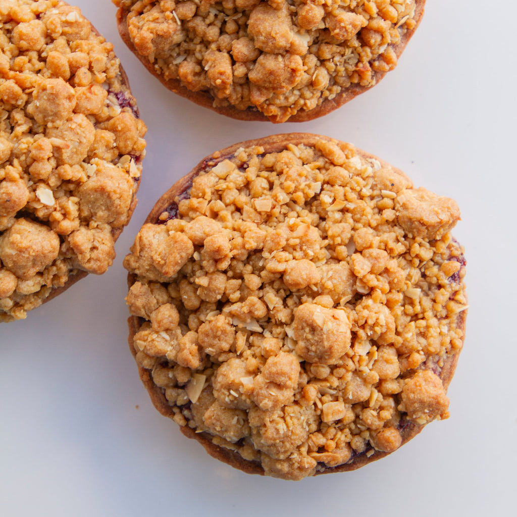Apple and Berry Crumble