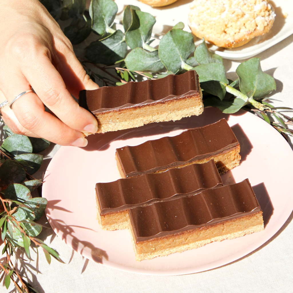 Gingerbread Spiced Caramel Slice